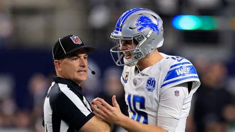 Lions' Jared Goff Calls Out Officials For 2-Point Ruling