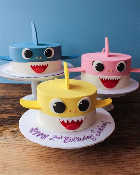 15 Adorable Baby Shark Birthday Cake Ideas (They're So Cute) | Shark ...