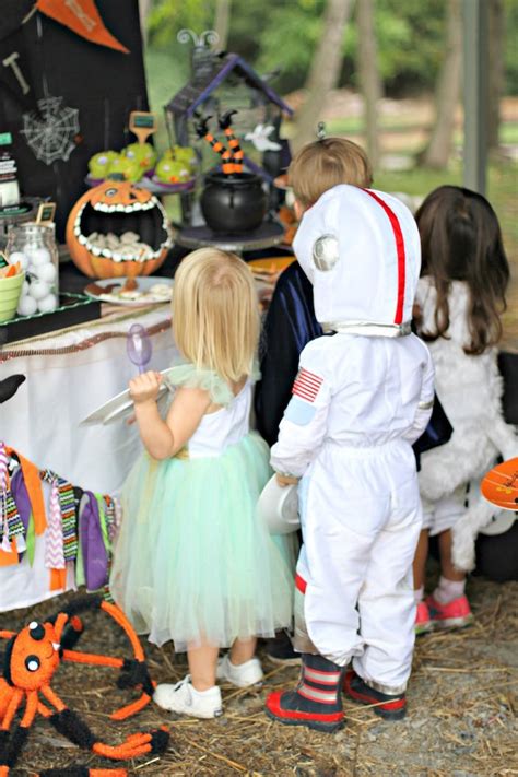 Kara's Party Ideas Halloween Hayride Party | Kara's Party Ideas