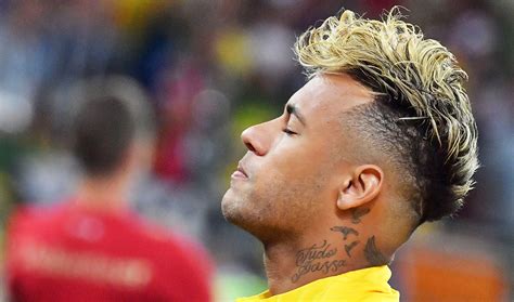 Brazil breathes sigh of relief over Neymar's hairdo change | Arab News