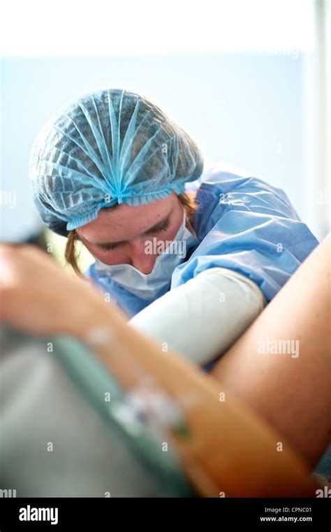 Afterbirth placenta delivery hi-res stock photography and images - Alamy