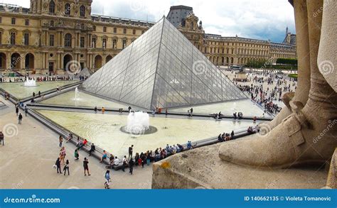 Young Beautiful Woman in Louvre Museum, Paris Editorial Image - Image ...