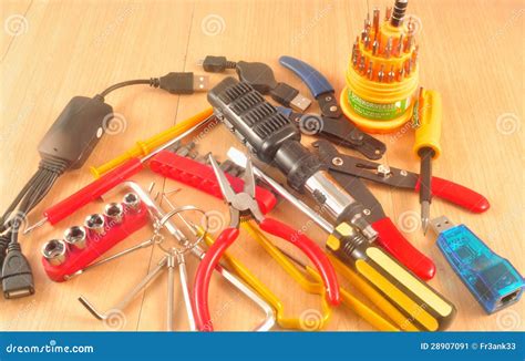 COMPUTER REPAIR TOOLS Stock Image - Image: 28907091