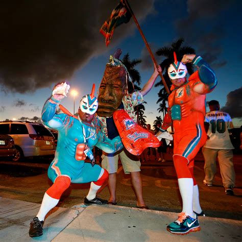 Pumped Up - NFL Halloween Costumes - ESPN