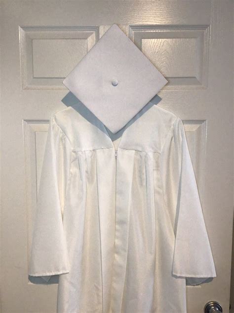 Graduation Cap And Gown, Graduation Party Planning, Graduation Photoshoot, White Cap And Gown ...