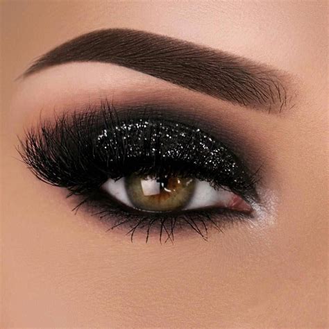 Amazing eye makeup #urbandecayeyemakeup | Black eye makeup, Black smokey eye makeup, Smokey eye ...