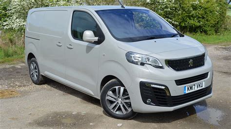 Peugeot Expert panel van (2016 - ) review | AutoTrader