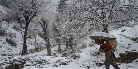 Winter In Kashmir: For Local Kashmiris, It’s Living A Nightmare ...