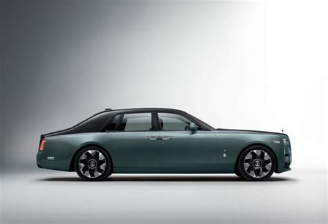 2024 Rolls-Royce Phantom Design - Power Speeds