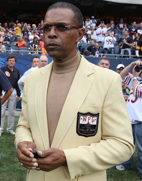 Chicago Bears Legend Gale Sayers Dies at 77 - BlackDoctor.org