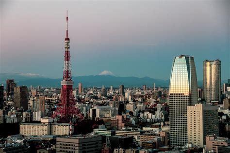 Tokyo skyline + Mt Fuji [OC] : CityPorn