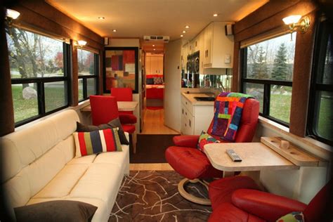 Top 20+ Cozy & Colorful RV Interior Ideas For Cheerful Camping Trip https://decorathing.com ...