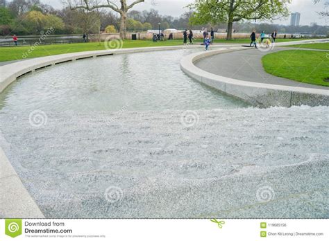 Princess Diana Memorial Fountain Stock Photo - Image of british, public ...