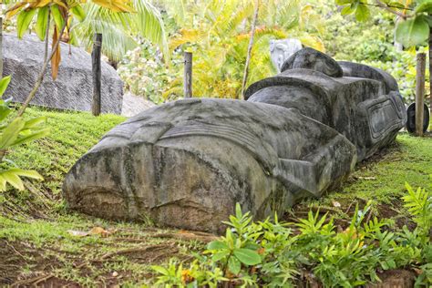 easter island moai 12208698 Stock Photo at Vecteezy