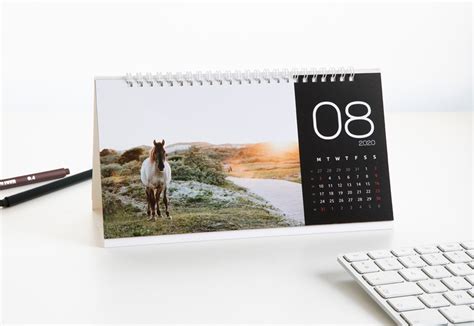 Personalised Desk Calendars | Photo Desk Calendars | smartphoto