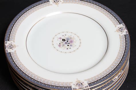 Mikasa "Grande Ivory" Dinner China Set | EBTH