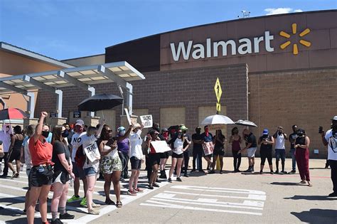 Walmart closes Little Rock stores because of Sunday protests | The Arkansas Democrat-Gazette ...