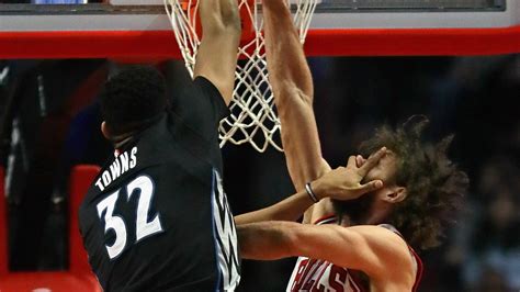 Robin Lopez denies Karl-Anthony Towns’ dunk attempt, avoids poster ...