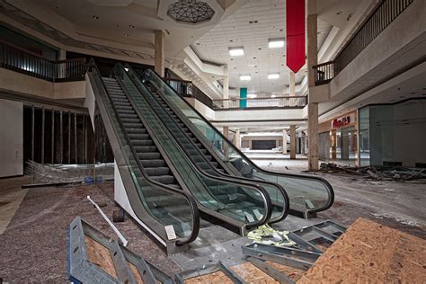 Randall Park Mall (North Randall, OH) | Escalator Ascent