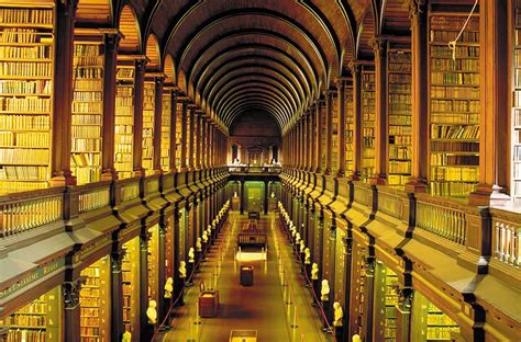 This 300-Year-Old Library Chamber In Dublin Has 200,000+ Books | Bored ...