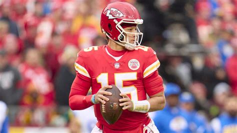 Chiefs' Patrick Mahomes just 280 passing yards away from joining Drew ...