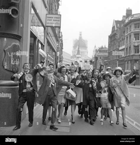 Everton Supporters - FA Cup Final - London Stock Photo - Alamy