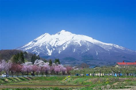 岩木山のある風景の写真素材 - ぱくたそ