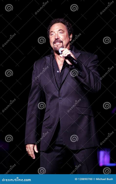 Tom Jones Performs in Concert Editorial Image - Image of center ...