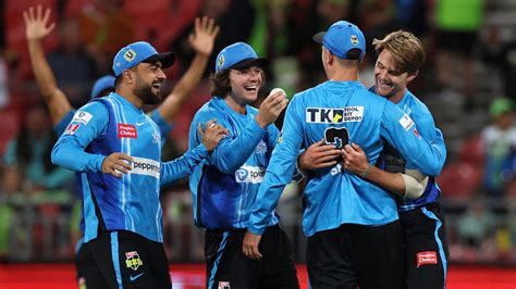 15 all out! Sydney Thunder bowled out in just 35 deliveries by Adelaide ...