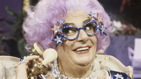 Barry Humphries, Dame Edna Comedian, Dies at 89