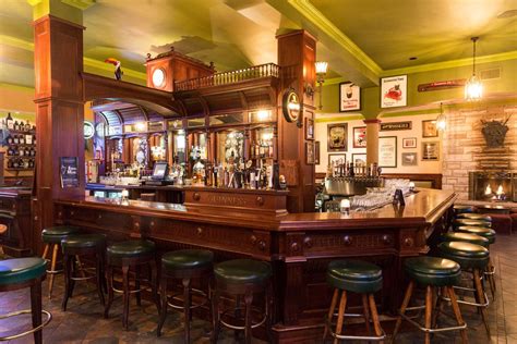 12 Best Irish Pubs to Grab a Guinness & Pub Food in Downtown Chicago | UrbanMatter