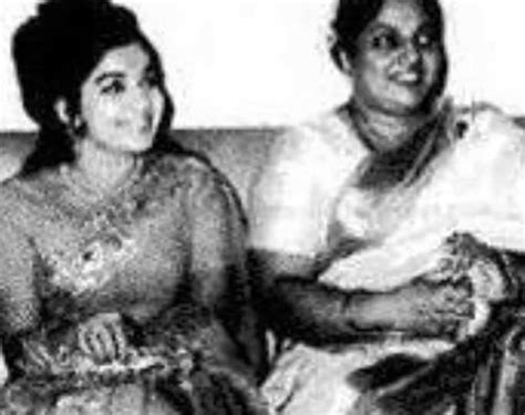 Jayalalithaa Age, Biography, Family, Facts, Death Cause & More ...