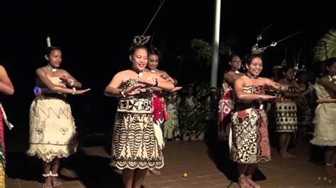 Tonga Dancers - YouTube