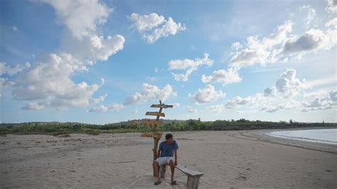 Premium Photo | Man alone enjoying beauty beach