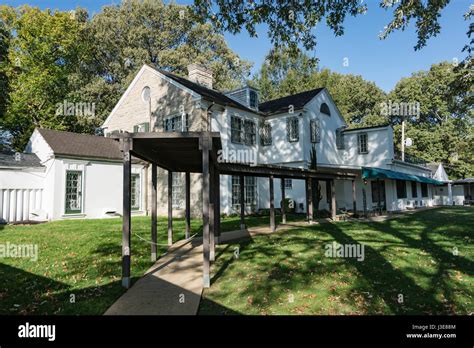 Graceland exterior in Memphis Tennessee Stock Photo - Alamy