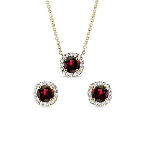 Garnet jewelry set in 14k yellow gold | KLENOTA