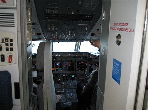 Boeing 717-200 Cockpit | N952AT | George | Flickr