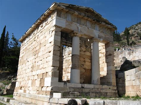 File:Treasury house of Athens in Delphi.jpg - Wikimedia Commons