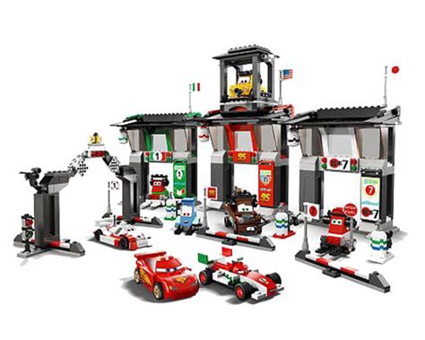 LEGO Disney Pixar Cars 2 - Limited Edition Tokyo International Circuit (8679) - GeekAlerts