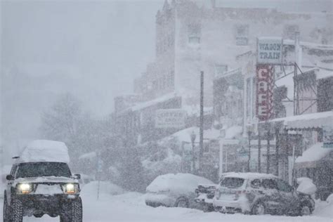 Una poderosa tormenta de nieve azota a California | Corrientes Hoy