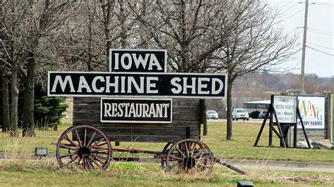 Des Loines: The Machine Shed in Urbandale Iowa