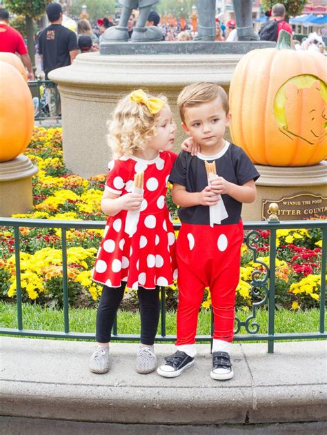 20 Totally Cute Twin Halloween Costumes - Morgan Boulevard