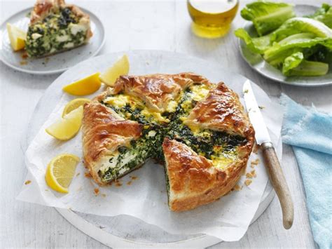 Easy & Delicious Spinach & Cheese Pie (Spanakopita)