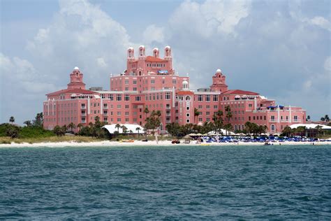 Can you name this famous hotel? | Florida holiday, Family beach ...