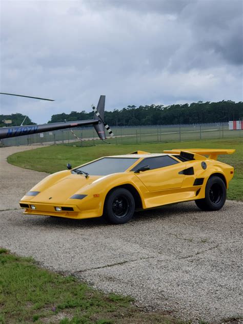 Lamborghini Countach 25Th Anniversary Yellow - pic-spatula