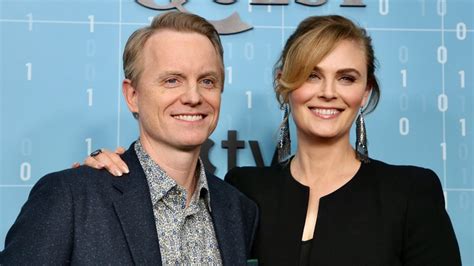 Who Is Emily Deschanel's Husband, David Hornsby?