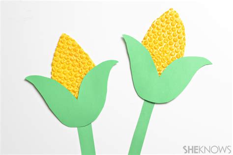 10 Corn-inspired fall crafts