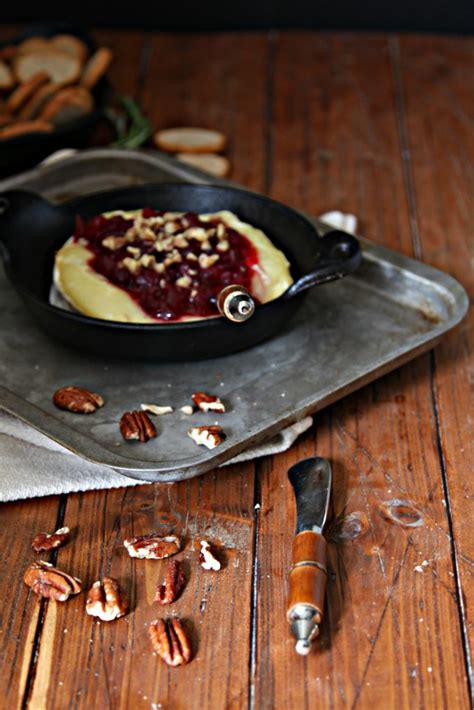 Baked Brie with Cranberries - bell' alimento