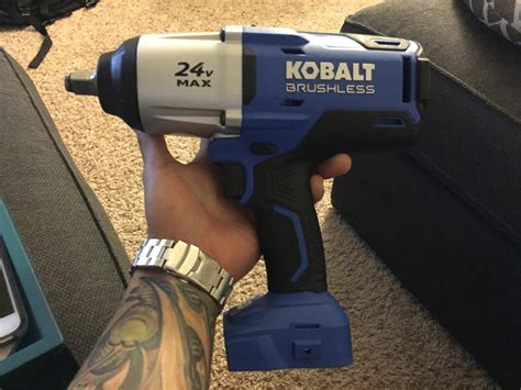 Kobalt 24v 1/2in Cordless Impact Driver - 650 ft/lb of breakaway torque ...