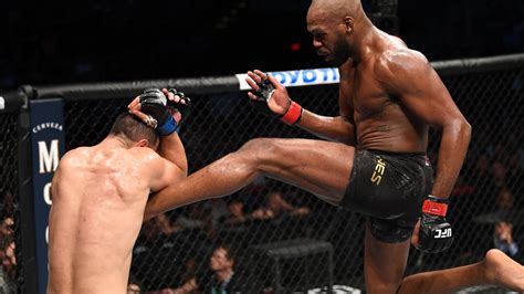 Jon Jones vs Dominick Reyes fight highlights - UFC 247 - MMAmania.com